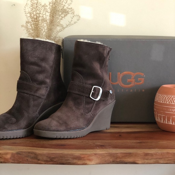 UGG Gisselle Wedges - Picture 3 of 12